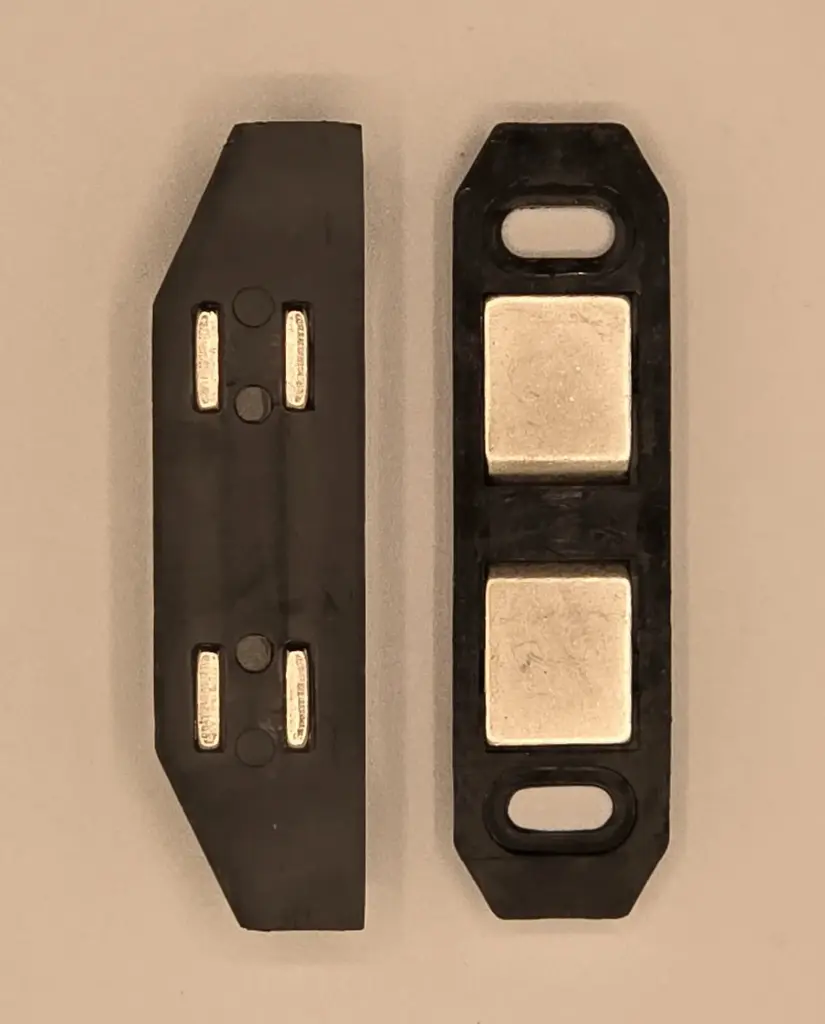 VH054 ZW Vliegendeur magneet ZWART