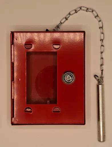 De Raat Noodsleutelkast rood met klopper en driehoeksleutelslot